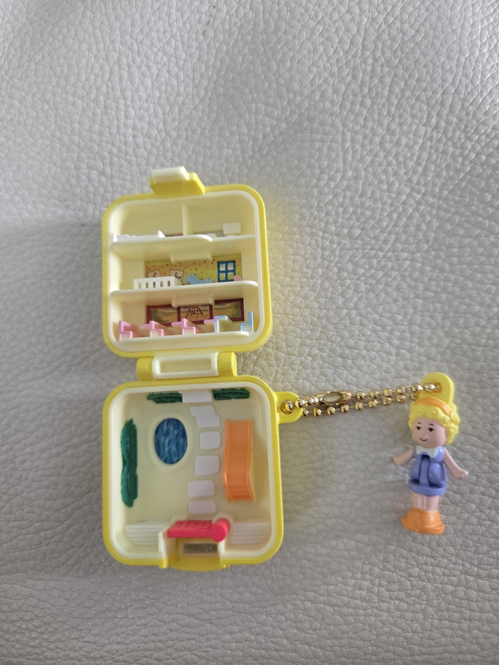 NWT Polly Pocket Miniature Keychain Capsule Toy Bandai Gashapon Yellow- Volume 1